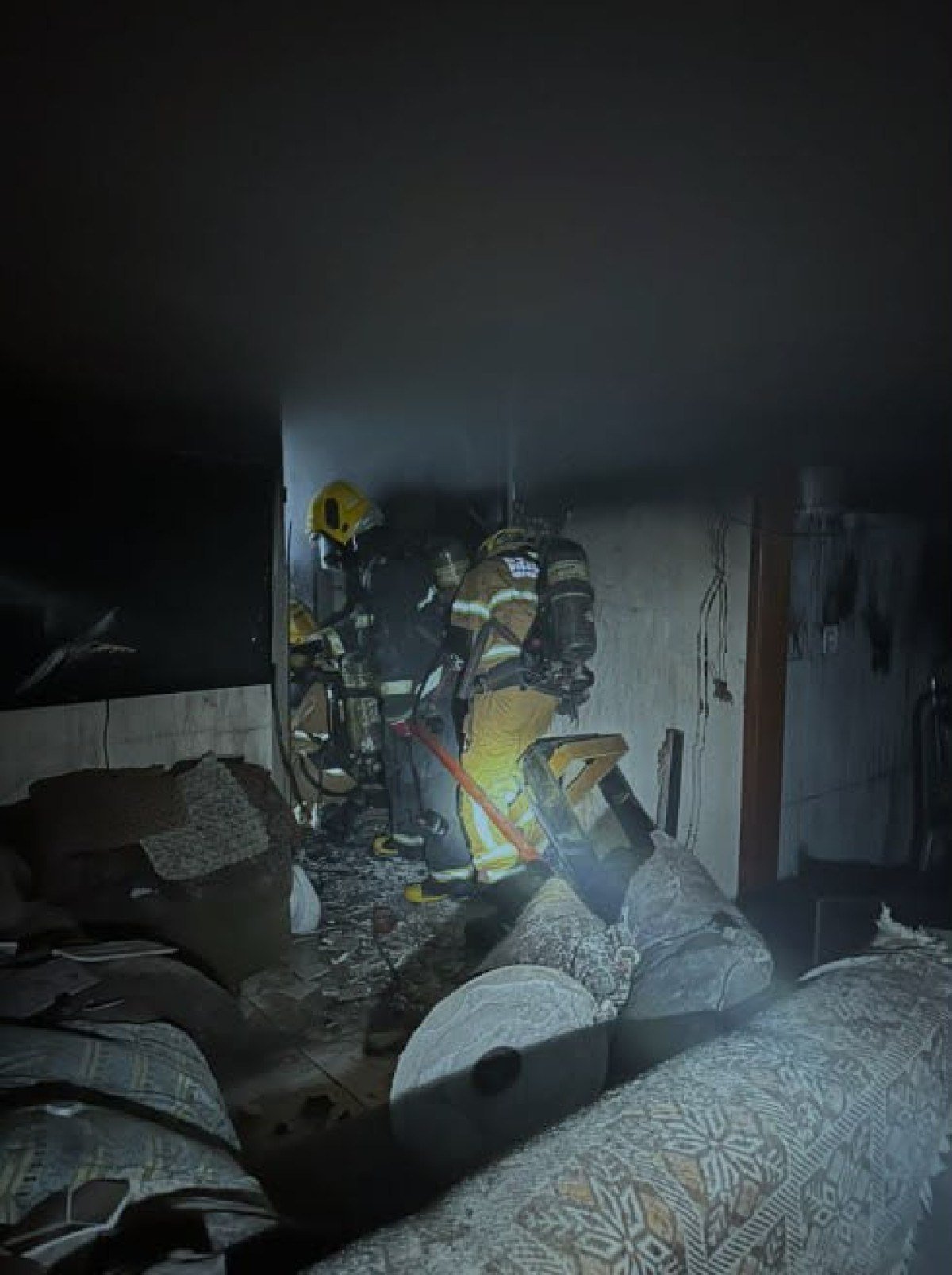 Corpo de Bombeiros realizou vistoria ap&oacute;s as a&ccedil;&otilde;es e determinou interdi&ccedil;&atilde;o tempor&aacute;ria do bloco