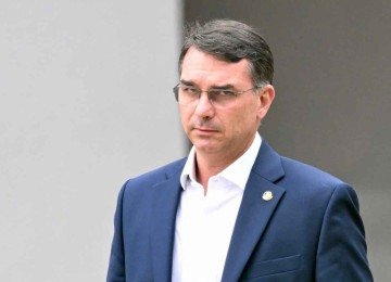 Flávio Bolsonaroa se mantém como principal candidato de oposição, graças à força do bolsonarismo nas redes sociais -  (crédito: EVARISTO SÁ/AFP)