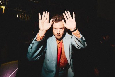Harry Styles, que cancelou seu show em S&atilde;o Paulo devido a um problema de sa&uacute;de, gerou rea&ccedil;&otilde;es dos f&atilde;s -  (crédito: Redes sociais)