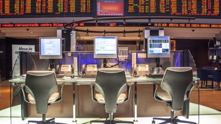 O ambiente da bolsa de valores ilustra a din&acirc;mica e volatilidade que causam estresse e ansiedade em investidores -  (crédito: Reprodu&ccedil;&atilde;o)