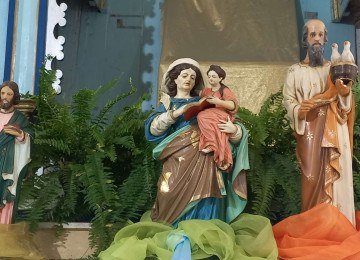  Devotos se emocionam com as imagens de São Judas Tadeu, N. S. de Sant'Ana Mestra e São Joaquim
     -  (crédito: Carlos Altman/EM)