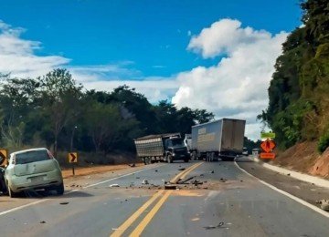 Acidente ocorreu na BR-381e deixou duas vítimas na tarde dessa terça-feira (21/7) -  (crédito: Reprodução/Redes sociais)