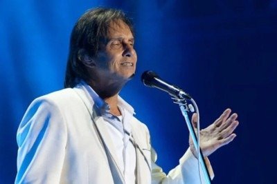 Roberto Carlos tem mais de 500 músicas registradas. Em seu site oficial, ele revela que suas preferidas são 'Detalhes' e 'Eu te amo tanto'. Portador de Transtorno Obsessivo Compulsivo (TOC), Roberto Carlos já falou abertamente algumas vezes sobre o fato -  (crédito: Divulgação / Roberto Carlos Oficial / Caio Girardi)