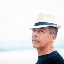 Hyldon promete tocar o que o público gosta amanhã (25/7), no Voa Sabiá