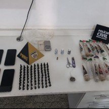'Foda-se, deu ruim': jovem é preso com maconha, cocaína e lança-perfume - PMMG/Reprodução