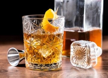 Quanto menos ingredientes uma receita possui, menor é a margem para erro. Um Old Fashioned não permite esconder um uísque ruim
 -  (crédito: Imagem de chandlervid85 no Magnific)