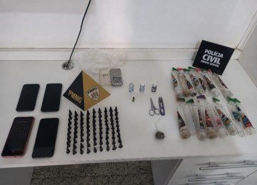 Jovem diz 'foda-se' ao ser preso por tráfico de drogas em Congonhas -  (crédito: PMMG/Reprodução)