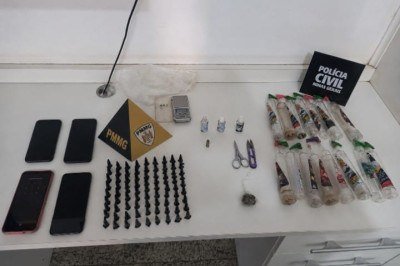 Jovem diz 'foda-se' ao ser preso por tráfico de drogas em Congonhas -  (crédito: PMMG/Reprodução)