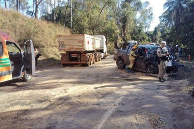 V&iacute;tima dirigia a caminhonete, uma Ford Ranger -  (crédito: CBMMG/Divulga&ccedil;&atilde;o)