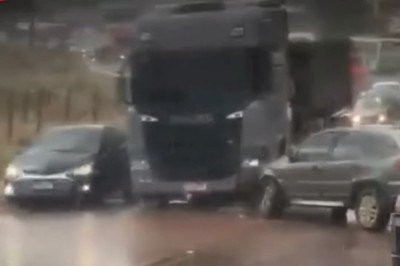 Acidente bloqueou duas faixas da rodovia, uma em cada sentido -  (crédito: Instagram/Reprodu&ccedil;&atilde;o)