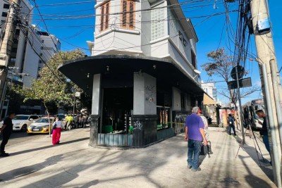 Restaurante na Avenida Amazonas pega fogo na manhã desta sexta-feira (23/7) -  (crédito: Edésio Ferreira/EM)