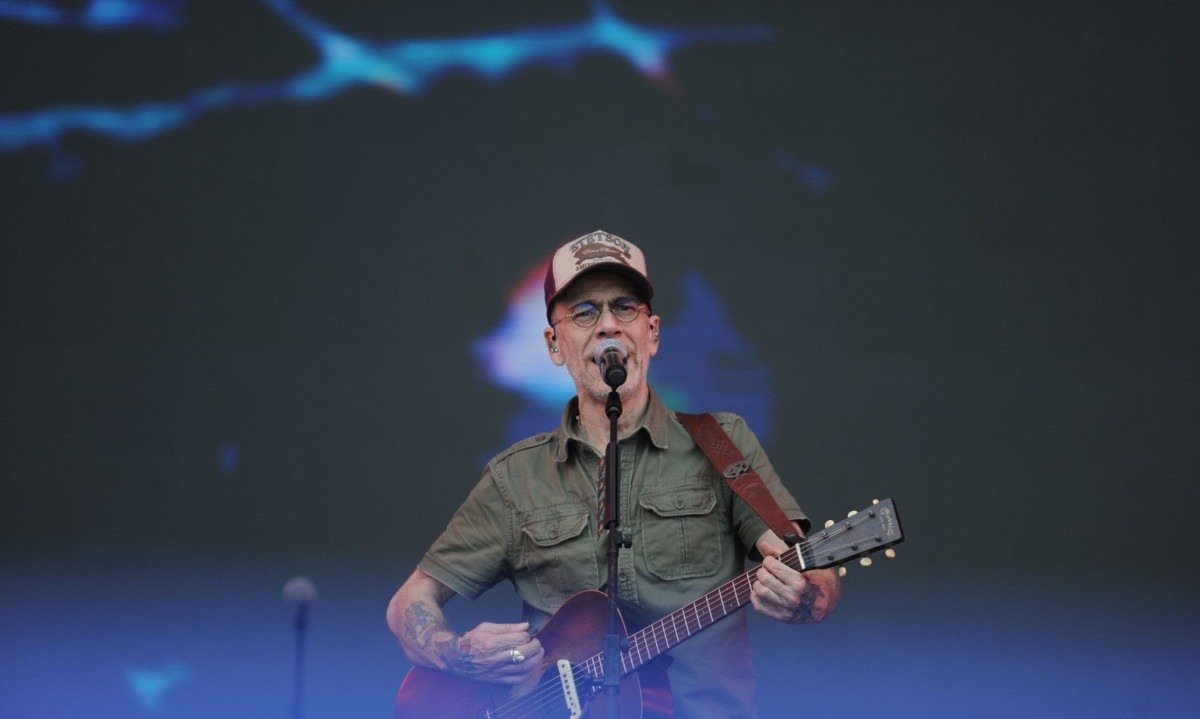 Nando Reis emocionou o público ao tocar os principais sucessos da carreira solo-Alexandre Guzanshe/EM/D.A.Press
