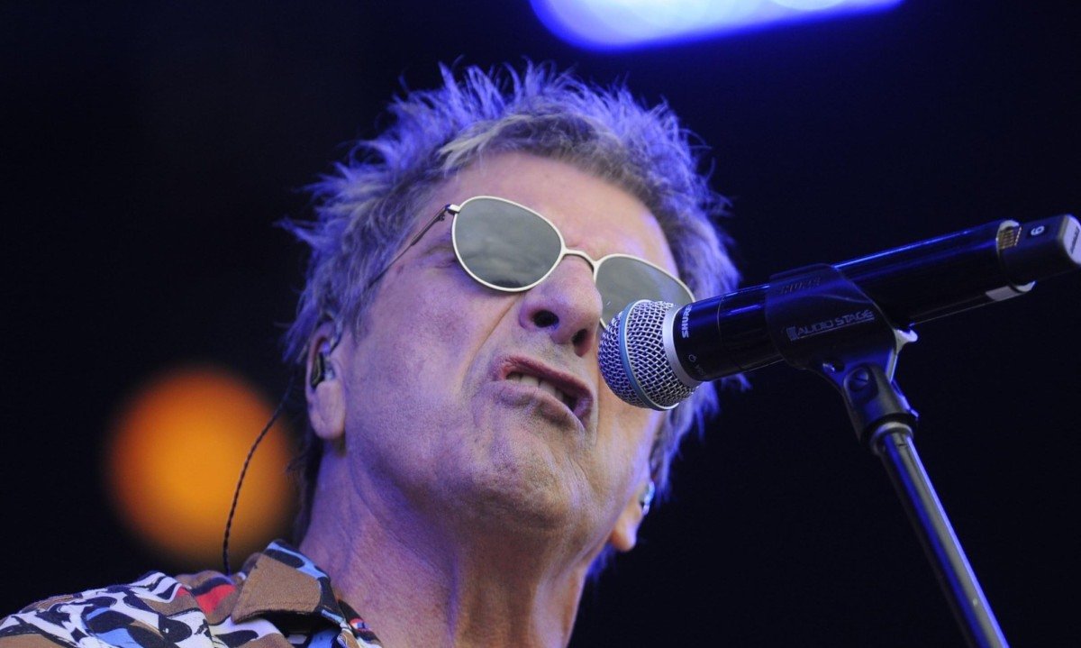 Evandro Mesquita comandou o show da Blitz com sucessos que marcaram os anos 1980-Alexandre Guzanshe/EM/D.A Press
