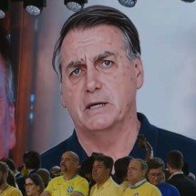 Bolsonaro aparece em vídeo feito por IA durante convenção do PL