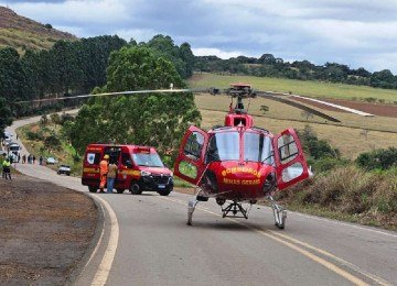 Acidente em Araxá deixa homem gravemente ferido neste sábado (25/7) -  (crédito: Divulgação/CBMMG)