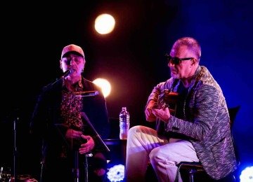 Zeca Baleiro e Swami Jr. no Teatro do Centro Cultural Unimed-BH Minas
 -  (crédito: Hedgard Moraes/Divulgação)
