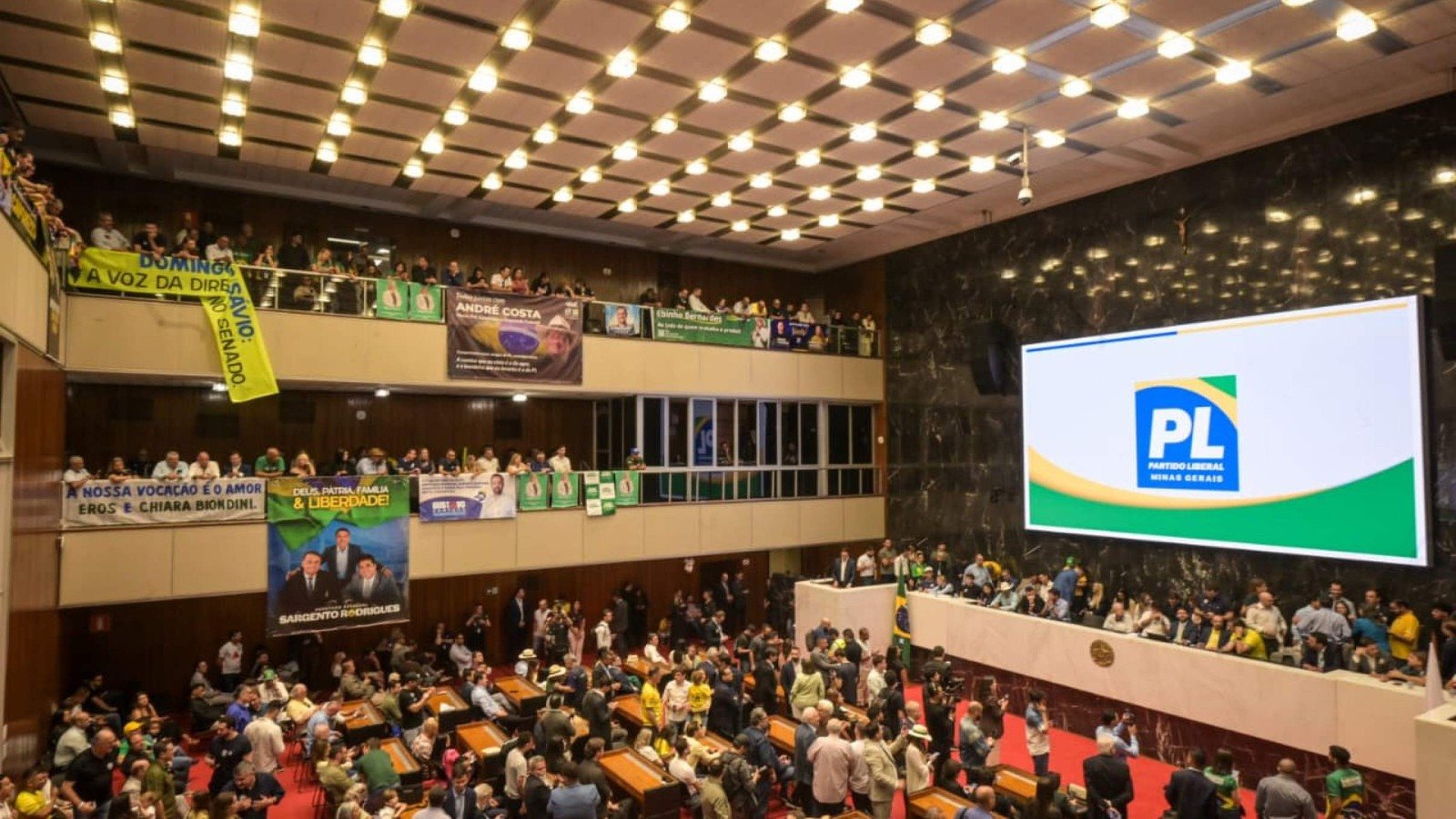 Em convenção, PL decide aguardar definição de Cleitinho