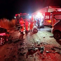Colisão entre carros mata motoristas na BR-251 - Corpo de Bombeiros/Reprodução