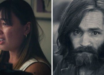 Sophia Maddox chora ao lado da imagem de Charles Manson, seu av&ocirc; biol&oacute;gico, ap&oacute;s a descoberta de sua ancestralidade que chocou a cineasta -  (crédito: Hulu / divulga&ccedil;&atilde;o)
