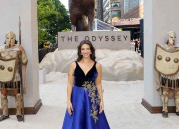 D&eacute;bora Aladim em Nova York, antes da sess&atilde;o especial de 'A Odisseia' -  (crédito: Universal Pictures/Getty Images)