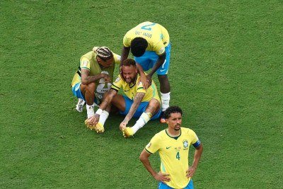 O baixo índice de revelação de craques é um dos fatores que afeta o desempenho da Seleção Brasileira, que acumula decepções nas últimas edições da Copa do Mundo -  (crédito: CHARLY TRIBALLEAU / AFP)
