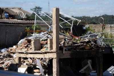 Escombros do imóvel que ruiu parcialmente -  (crédito:  Alexandre Guzanshe/EM/D.A Press)