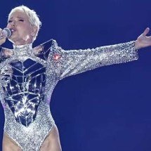 Xuxa rebate críticas sobre figurino: ‘Último voo da virilha’ - Tupi