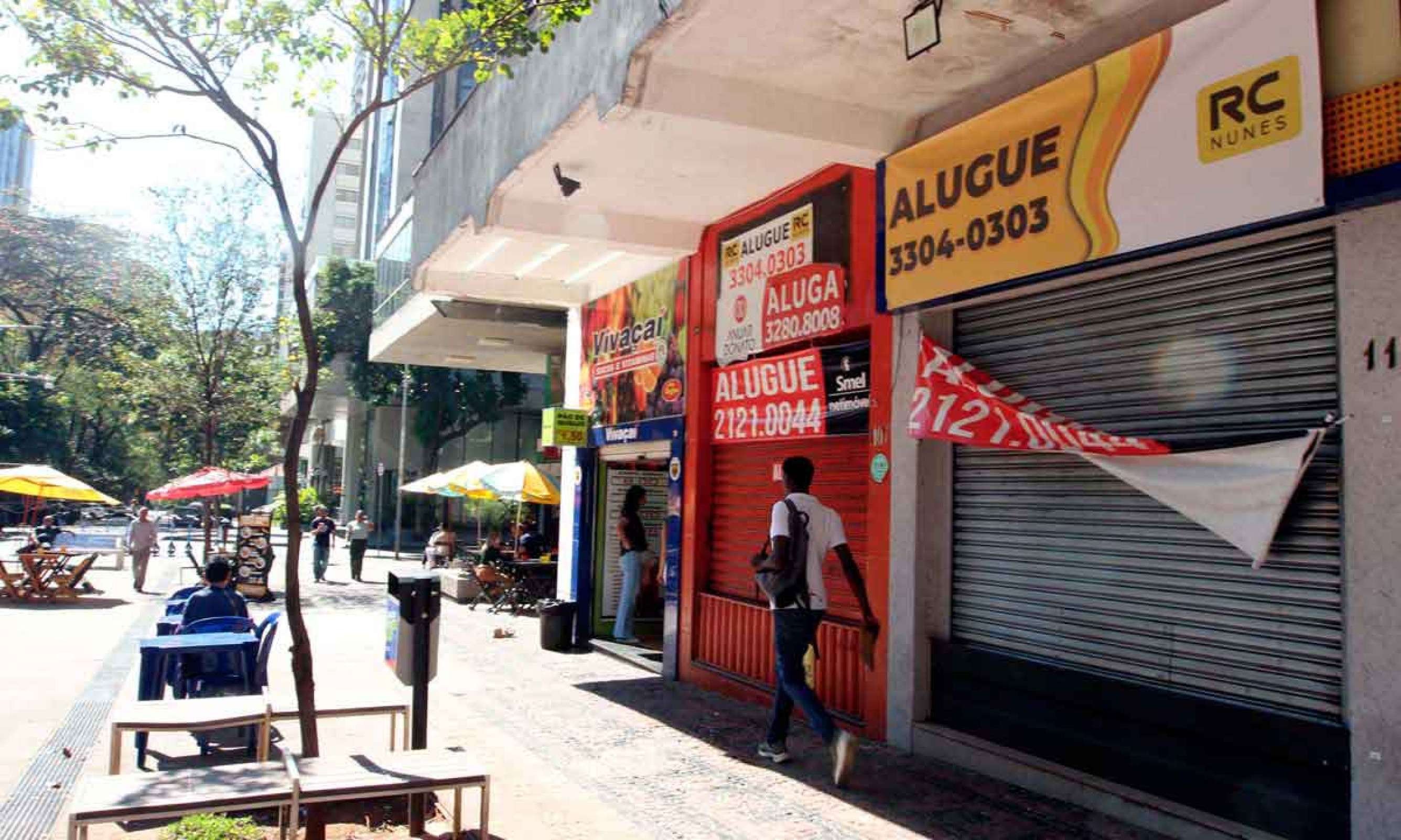 Ofertas de lojas para aluguel, &agrave;s vezes por muito tempo, s&atilde;o vistas como sinal de debandada que precisa ser revertida  
