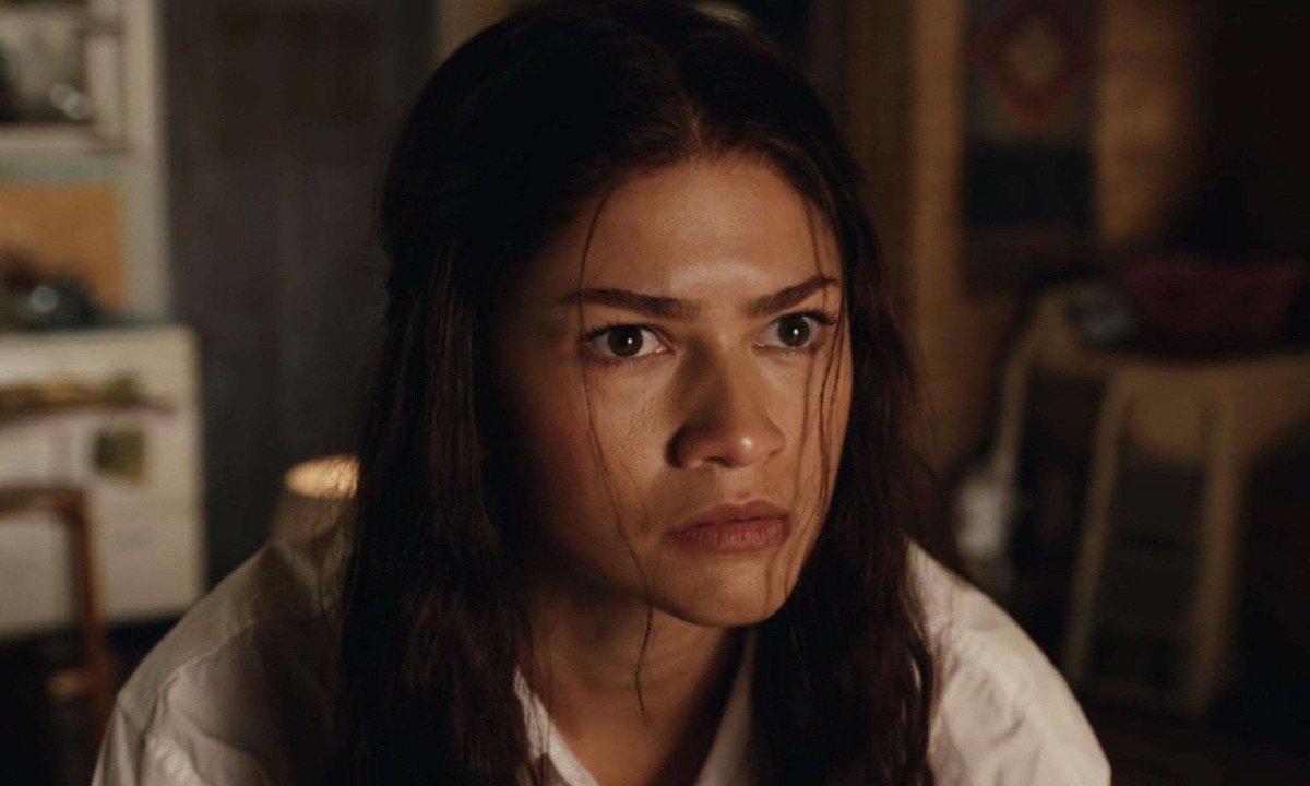 Atriz Zendaya tem express&atilde;o s&eacute;ria em cena do filme Homem-Aranha: Um novo dia