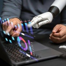 Quando a IA deixa de ser ferramenta e vira infraestrutura social -  Shutterstock