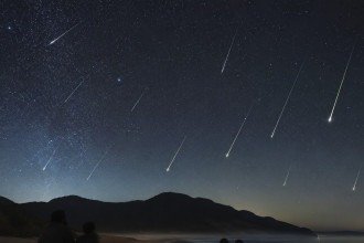 Chuva de meteoros dupla no Brasil: como ver o show mesmo com a Lua cheia