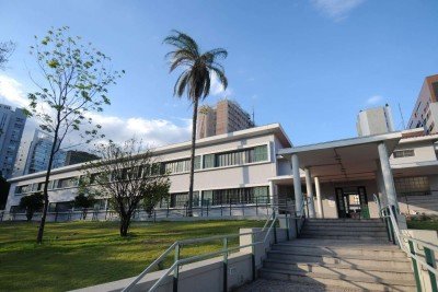 A Polícia Militar prendeu um homem que tentou furtar uma escola no bairro Santo Agostinho, Região Centro-Sul de Belo Horizonte, na madrugada desta quarta-feira -  (crédito: Leandro Couri/EM/D.A Press)