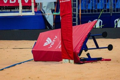 Ventania destrÃ³i arena do Beach Pro Tour em Copacabana e afeta transportes -  (crédito: Tupi)