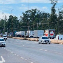 Manhã de caos: acidentes travam ambos os sentidos do Anel Rodoviário em BH - Edésio Ferreira/EM/D.A.Press