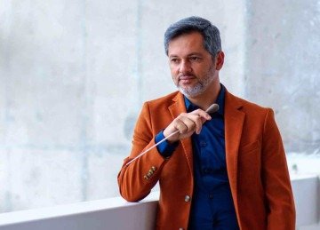 O contrabaixista e regente Rossini Parucci teve a ideia de criar a orquestra com a intenção de viajar para difundir o repertório da música de concerto em cidades menores
 -  (crédito: Vinicius Correia/Divulgação )