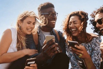 Segundo pesquisa do Skyscanner realizada com brasileiros, 39% dizem que encontrar uma data comum é a principal dificuldade para organizar uma viagem em grupo -  (crédito: Skyscanner/Divulgação)