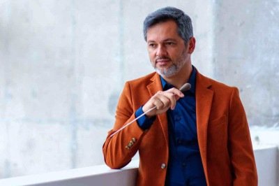 O contrabaixista e regente Rossini Parucci teve a ideia de criar a orquestra com a intenção de viajar para difundir o repertório da música de concerto em cidades menores
 -  (crédito: Vinicius Correia/Divulgação )