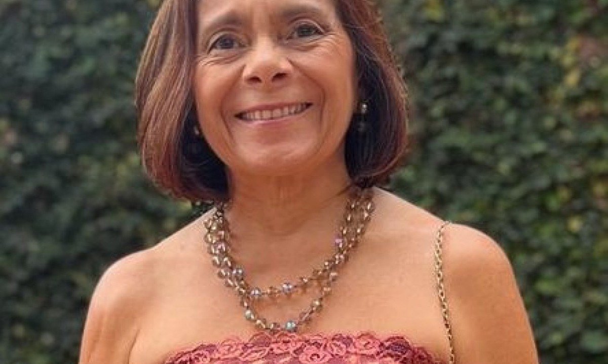 Adriana Vasconcelos &eacute; graduada pela Escola de Belas Artes da UFMG e j&aacute; participou de festivais, sal&otilde;es e exposi&ccedil;&otilde;es 