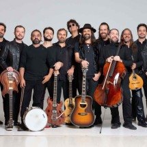 Orquestra Mineira de Rock lança o álbum 'Clássicos' no domingo (2/8)