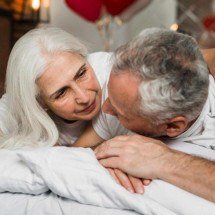 Por que mulheres na menopausa têm mais dificuldade de atingir o clímax? - Magnific