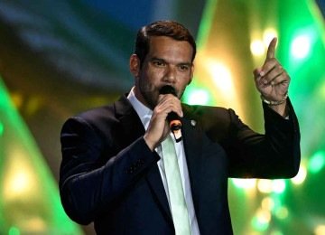 Há uma ala no futebol do país que defende a presença da CBF, presidida por Samir Xaud, só no comando da Seleção Brasileira. Nesse caso, as competições nacionais, bem como a arbitragem, ficaram por conta dos clubes -  (crédito: Mauro PIMENTEL / AFP)