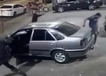 Imagens de câmeras de monitoramento registraram a movimentação da perseguição -  (crédito: Reprodução/Redes Sociais)