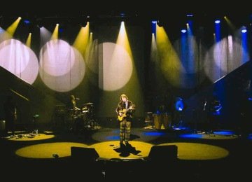 Lenine homenageou Milton Nascimento e L&ocirc; Borges em seu show em BH -  (crédito: @eusoubabs/Divulga&ccedil;&atilde;o)
