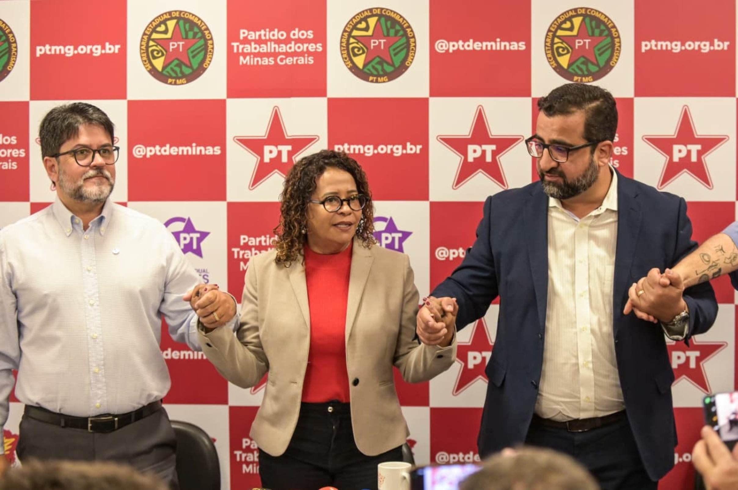 Da esquerda para a direita Osvander Valad&atilde;o (PV), deputada estadual Leninha (PT), e Wadson Ribeiro (PCdoB)