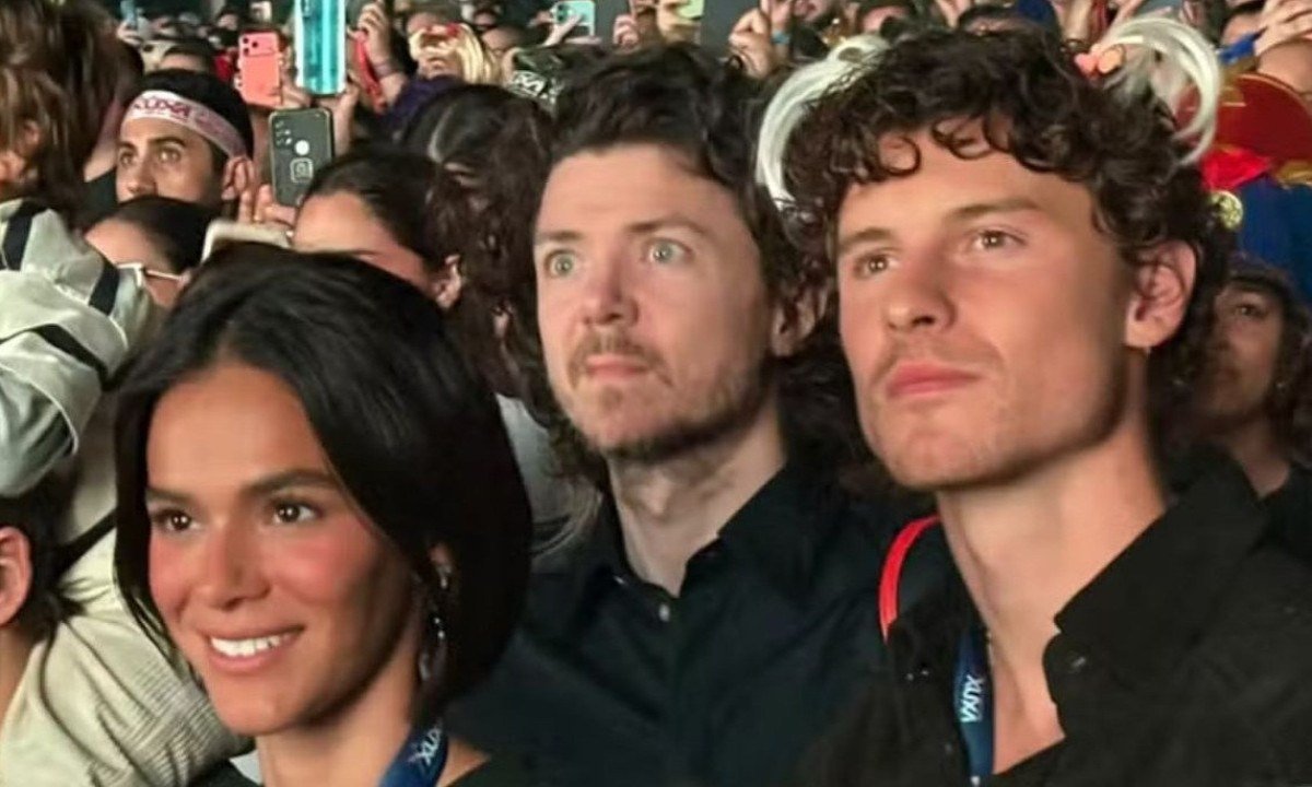 Shawn Mendes usa 'xuxinhas' em show de Xuxa ao lado de Bruna Marquezine - Redes sociais
