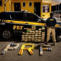 MG: Carga de R$ 2,5 milhões em cocaína é apreendida na BR-381 - PRF