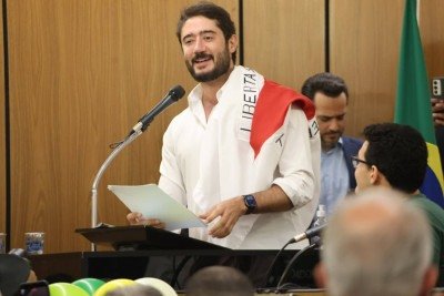 Gabriel discursou por mais de 40 minutos e prometeu que vai 'elevar o nível do debate' sobre o governo de Minas Gerais -  (crédito: Marcos Vieira / EM / DA Press)