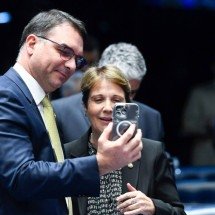 Por que aliados ainda defendem Tereza Cristina como vice de Flávio