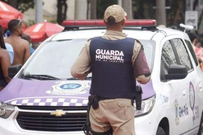 Idoso entra em mercado, tenta levar R$ 1.201 em carnes e acaba preso -  (crédito: Tupi)