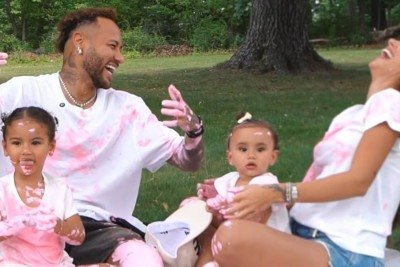 Neymar vai ser papai novamente em dezembro, de mais uma menina -  (crédito: Redes sociais)